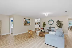 15127 Pennington Rd, Tampa, FL 33624 - Photo 9