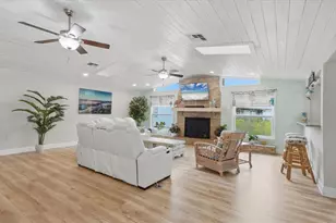 15127 Pennington Rd, Tampa, FL 33624 - Photo 21