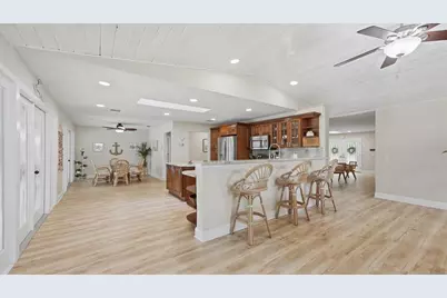 15127 Pennington Road, Tampa, FL 33624 - Photo 23