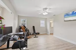 15127 Pennington Rd, Tampa, FL 33624 - Photo 41