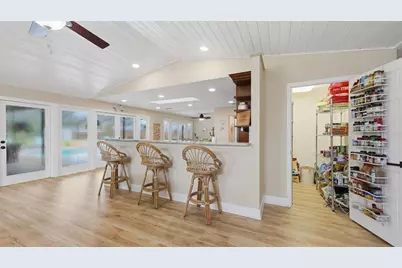 15127 Pennington Road, Tampa, FL 33624 - Photo 17