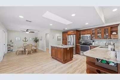 15127 Pennington Road, Tampa, FL 33624 - Photo 13