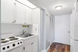 4725 Cove Cir, Saint Petersburg, FL 33708 - Photo 5