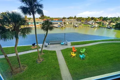 4725 Cove Circle #306, Saint Petersburg, FL 33708 - Photo 13