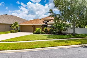 1724 Mira Lago Cir, Ruskin, FL 33570 - Photo 5