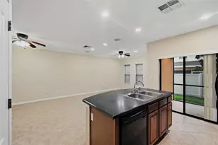 7212 Sterling Point Ct, Gibsonton, FL 33534 - Photo 13