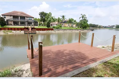 18014 Java Isle Drive, Tampa, FL 33647 - Photo 37