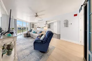 690 Island Way, Clearwater Beach, FL 33767 - Photo 17