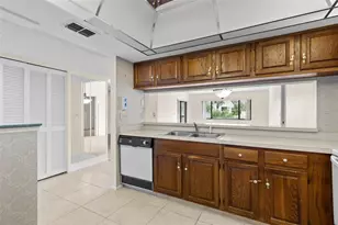 2593 Countryside Blvd, Clearwater, FL 33761 - Photo 5