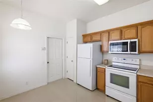 4132 Bismarck Palm Dr, Tampa, FL 33610 - Photo 7