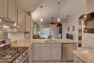 8252 Crescent Moon Dr, New Port Richey, FL 34655 - Photo 7