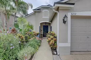 8252 Crescent Moon Dr, New Port Richey, FL 34655 - Photo 3