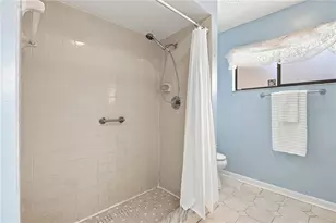 6803 Longpointe Wy, Tampa, FL 33615 - Photo 23
