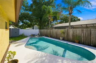 6803 Longpointe Wy, Tampa, FL 33615 - Photo 41