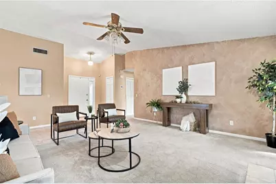 6803 Longpointe Way, Tampa, FL 33615 - Photo 5