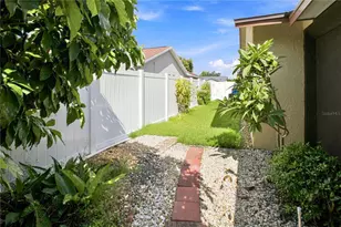 6803 Longpointe Wy, Tampa, FL 33615 - Photo 37