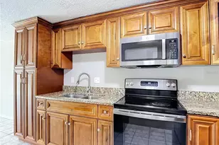 6701 Village Grove Ct, Tampa, FL 33615 - Photo 11