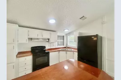 1051 Hawthorn Street, Zephyrhills, FL 33540 - Photo 29