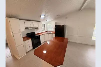 1051 Hawthorn Street, Zephyrhills, FL 33540 - Photo 33
