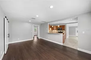 5345 38th Ave N, Saint Petersburg, FL 33710 - Photo 9