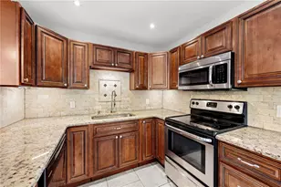 5345 38th Ave N, Saint Petersburg, FL 33710 - Photo 7