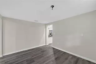 8809 Dyer Rd, Riverview, FL 33578 - Photo 17