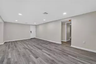 8809 Dyer Rd, Riverview, FL 33578 - Photo 13