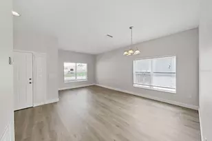 11908 Fern Blossom Dr, Gibsonton, FL 33534 - Photo 9
