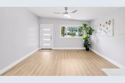 138 Davison Avenue NE, Saint Petersburg, FL 33703 - Photo 9