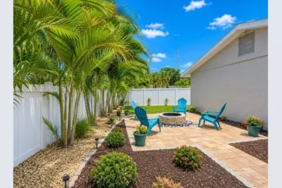 138 Davison Avenue NE, Saint Petersburg, FL 33703 - Photo 5