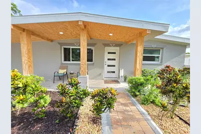 138 Davison Avenue NE, Saint Petersburg, FL 33703 - Photo 3