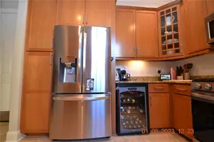 2405 Victoria Gardens Ln, Tampa, FL 33609 - Photo 13