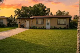 1044 58th Ave N, Saint Petersburg, FL 33703 - Photo 1