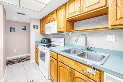 750 N Village Drive N #105, Saint Petersburg, FL 33716 - Photo 9