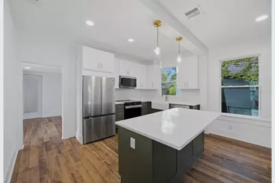 815 E Frierson Avenue, Tampa, FL 33603 - Photo 13