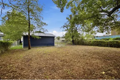 815 E Frierson Avenue, Tampa, FL 33603 - Photo 35