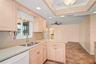 1112 40th Ave NE, Saint Petersburg, FL 33703 - Photo 11