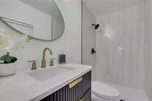 8424 Stillbrook Ave, Tampa, FL 33615 - Photo 15