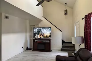 717 Gasparino Ct, Seffner, FL 33584 - Photo 9