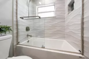 8843 117th St, Seminole, FL 33772 - Photo 31
