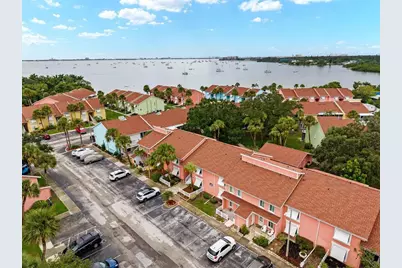 3675 41st Way S #I, Saint Petersburg, FL 33711 - Photo 3