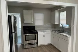 1010 Rosery Rd NW, Largo, FL 33770 - Photo 15
