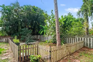 3911 Country View Cir, Sarasota, FL 34233 - Photo 31
