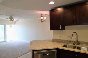 10365 Paradise Blvd, Treasure Island, FL 33706 - Photo 7
