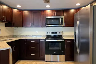 10365 Paradise Blvd, Treasure Island, FL 33706 - Photo 9