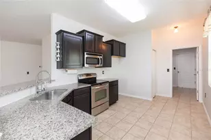 36108 Laguna Hills Cir, Zephyrhills, FL 33541 - Photo 9