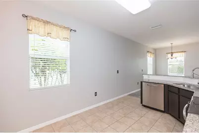 36108 Laguna Hills Circle, Zephyrhills, FL 33541 - Photo 11