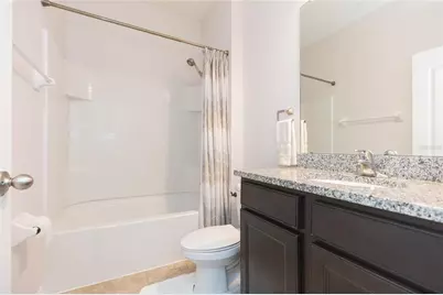 36108 Laguna Hills Circle, Zephyrhills, FL 33541 - Photo 17