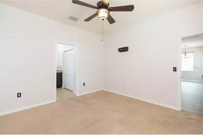 36108 Laguna Hills Circle, Zephyrhills, FL 33541 - Photo 19