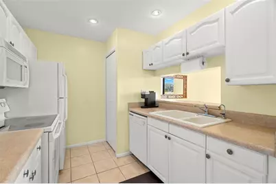 412 Moorings Cove Drive #7H, Tarpon Springs, FL 34689 - Photo 15